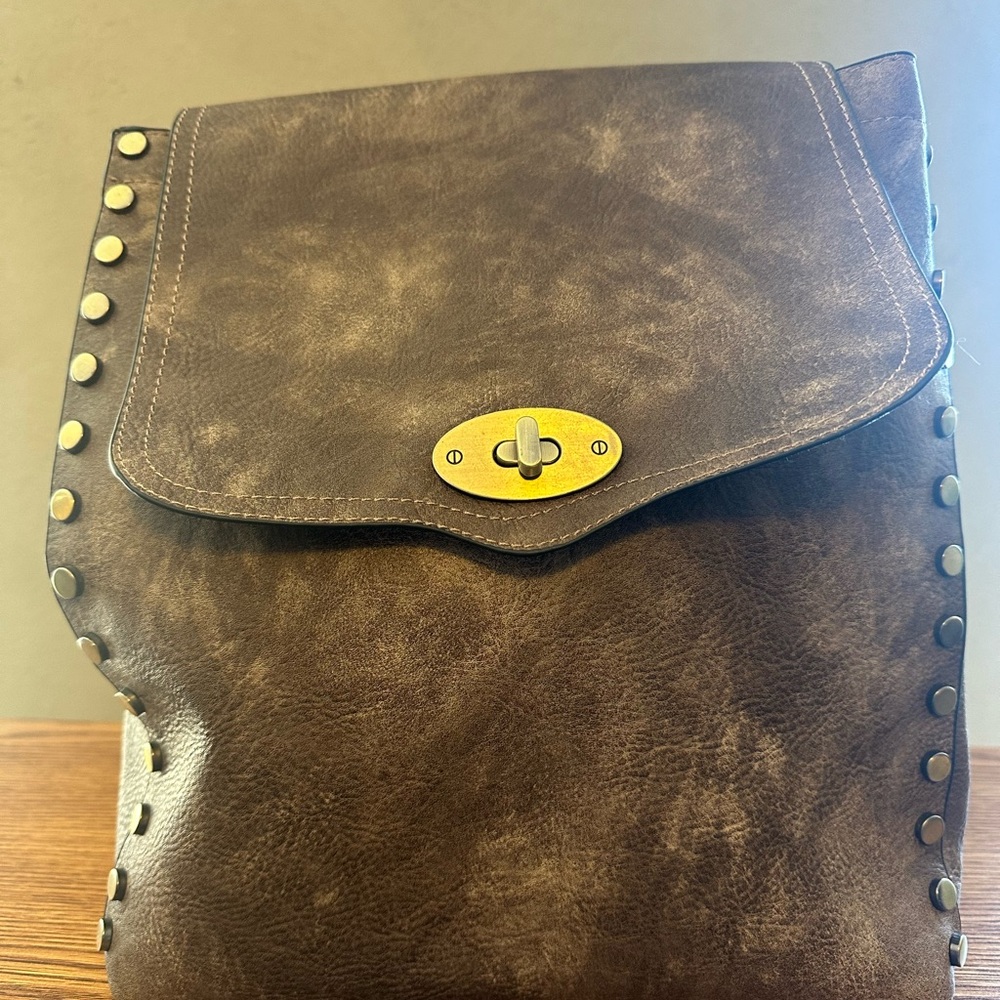 Brown Leather Backpack with Vintage Flap Design